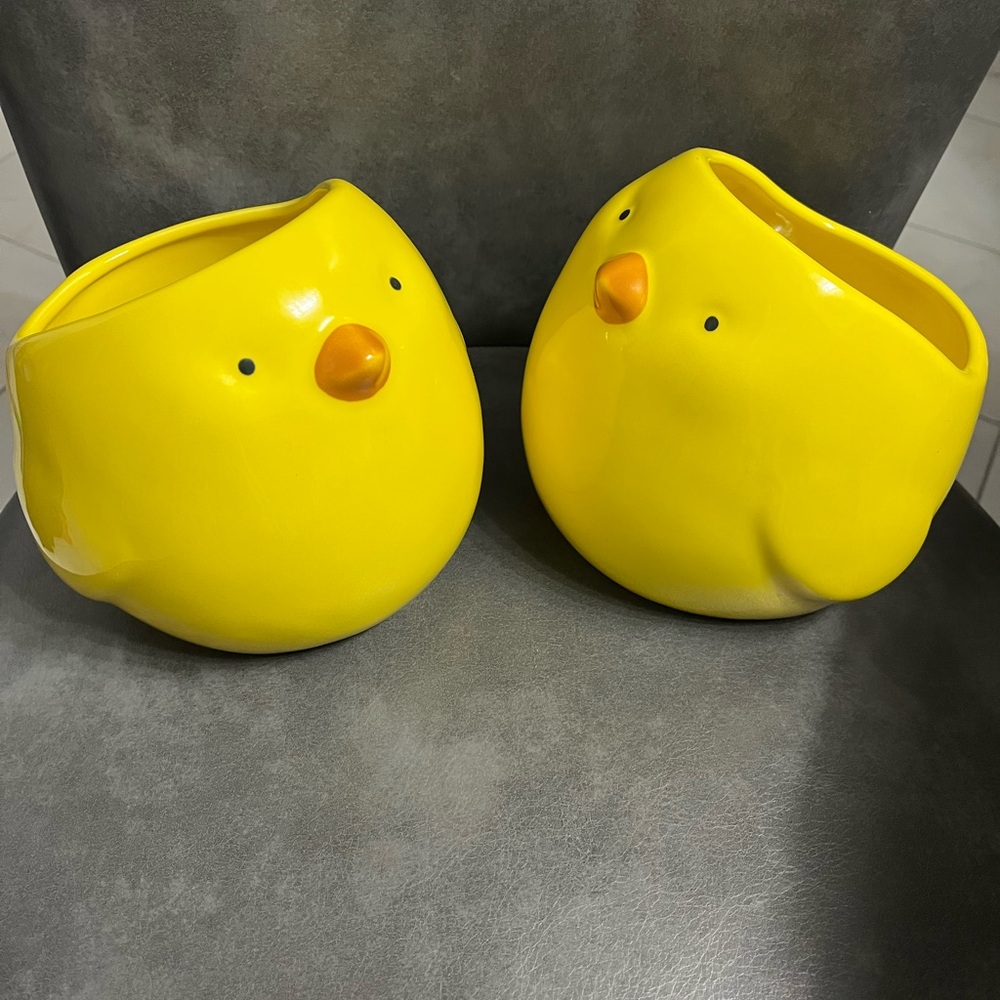 Papyrus Easter chick bowls NWT retail $30ea